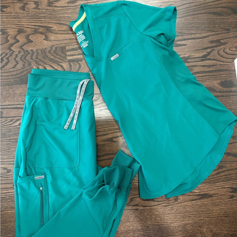 Landau Hunter Green Jogger Scrub Set